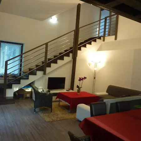 Velky V Rodinnom Dvojdome, Free Parking Apartmán Košice